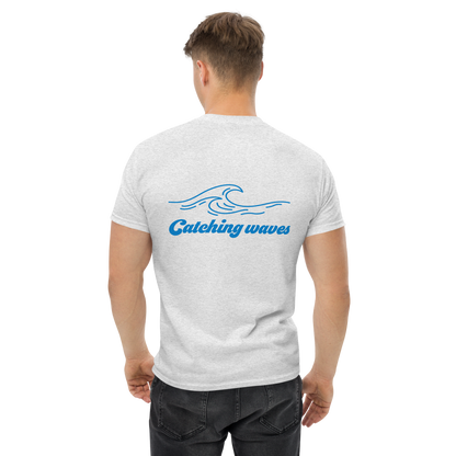 "Catching waves" T-Shirt