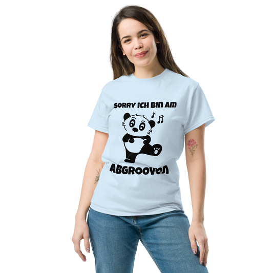 "Grooving Panda" T-Shirt